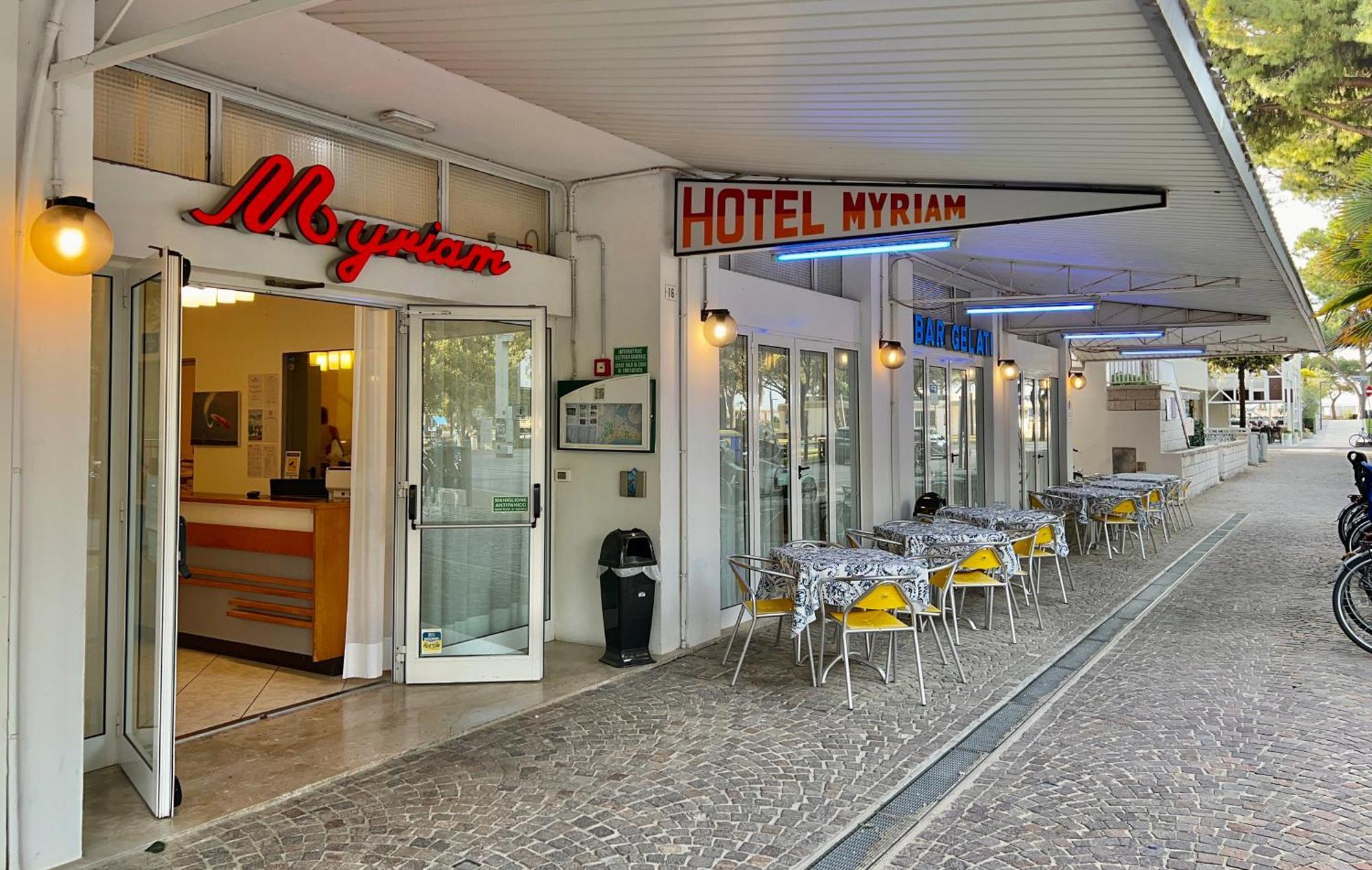 Hotel Myriam Lignano Sabbiadoro Exterior photo
